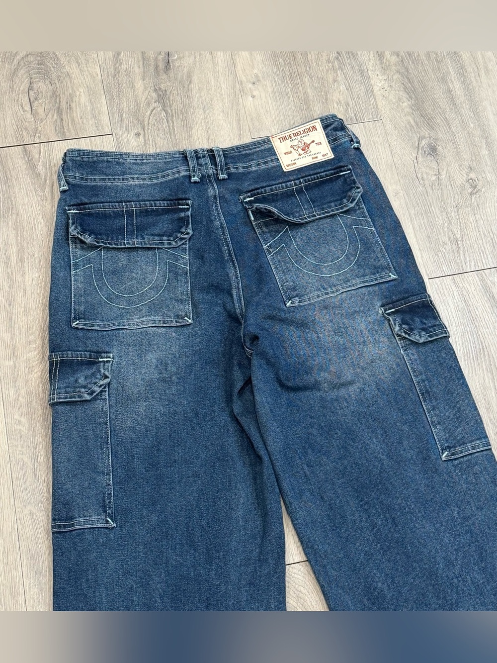 NWOT True Religion Medium Wash Denim Cargo Utility Single Needle Straight Jeans - Picture 7 of 9